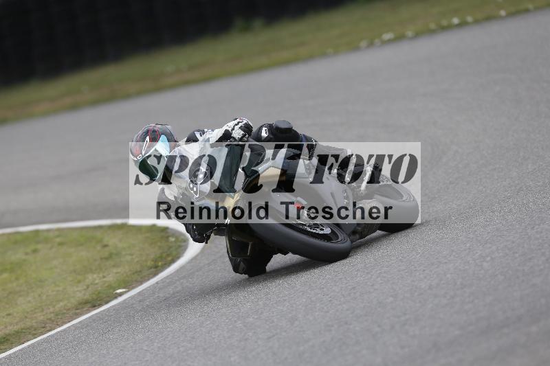 /30 27.07.2026  Dunlop Ride und Test Day ADR/Gruppe rot schnell/88